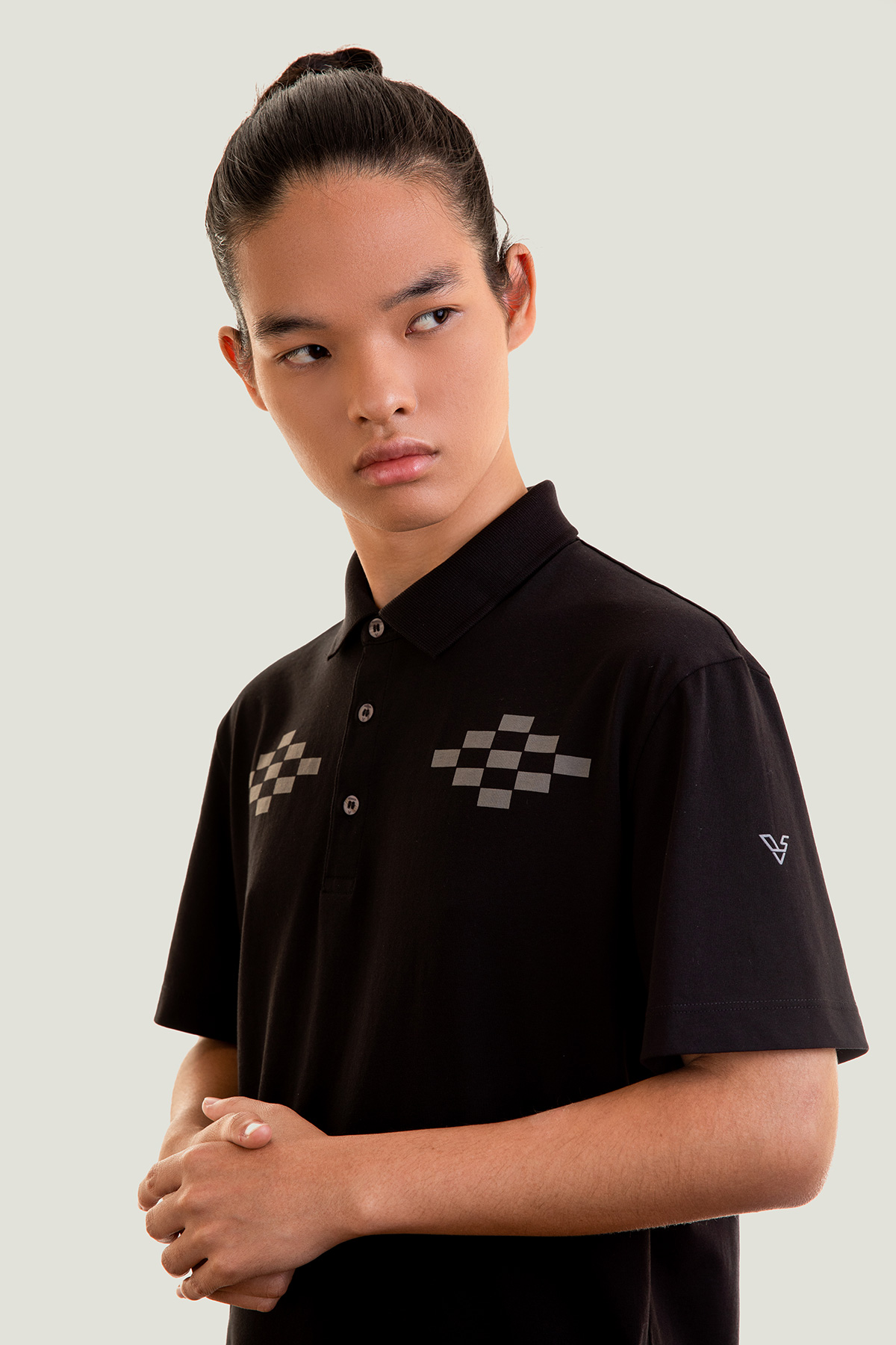 distinctive-print-b-black-hover