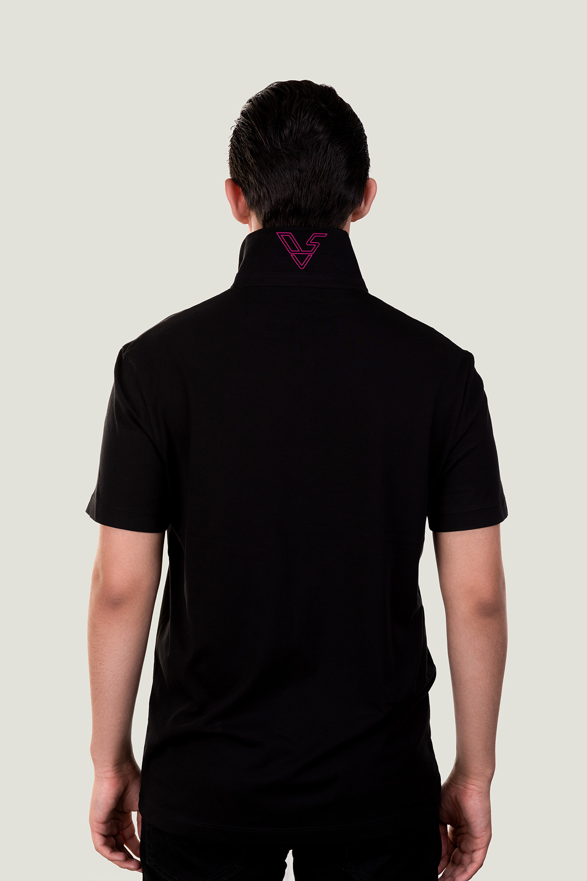 straight-lines-black-espalda