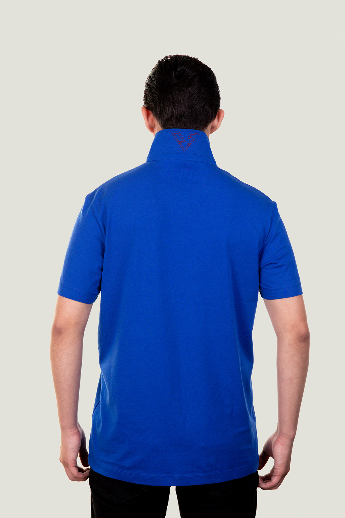 straight-lines-royalblue-espalda